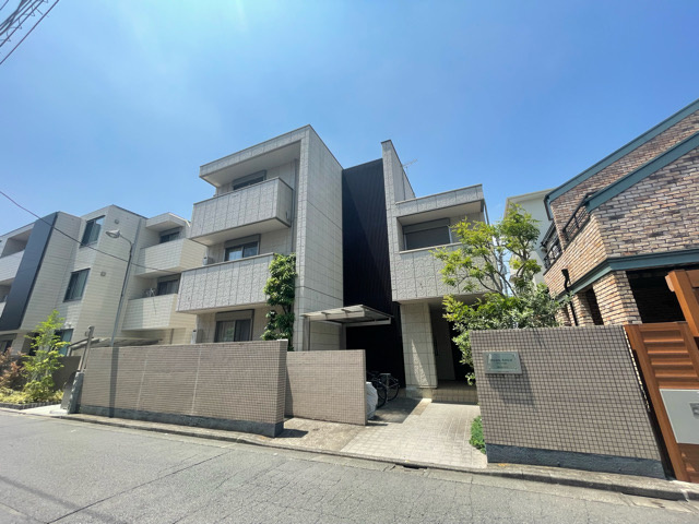 【外観】 | Maison Amical | 外観は落ち着いています