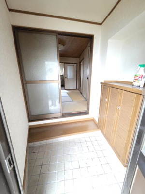 【玄関】 | 府中町3丁目貸家