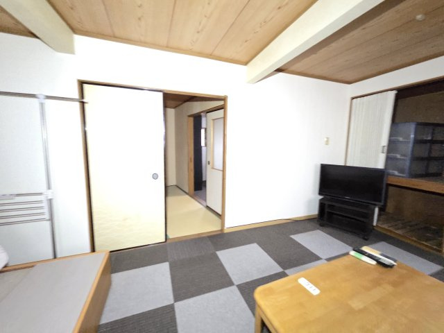 【洋室】 | 府中町3丁目貸家