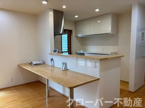 綾歌郡綾川町滝宮戸建の内装|カウンターキッチン