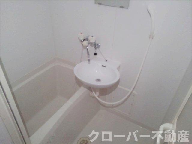 レオパレスソレアード国分寺の浴室