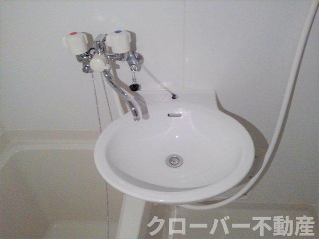 レオパレスソレアード国分寺の洗面所