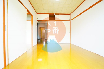【居間・リビング】 | グリーンパーク天野 | ６帖のお部屋です　※参考写真です