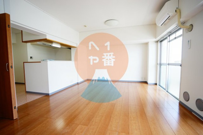【洋室】 | コスタビラ | 使い勝手のいい洋室です　※参考写真です