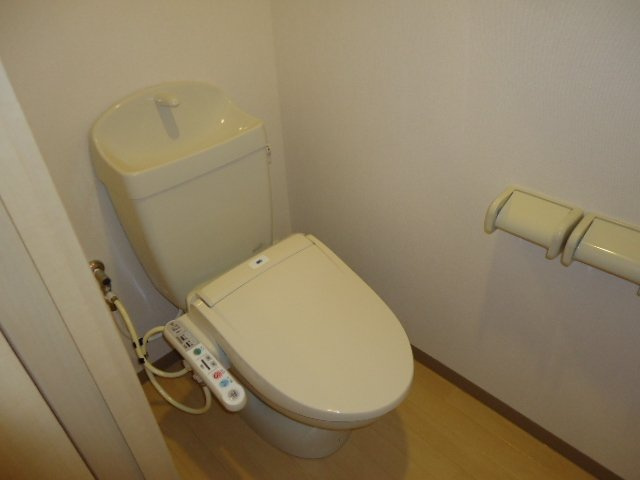 イグレット・シャトーのトイレ|シャワー付トイレ