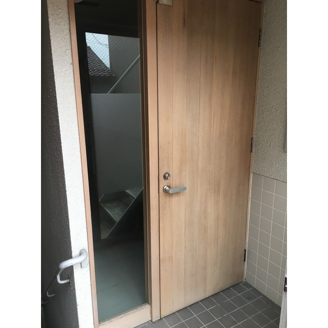 本郷町２丁目住居付店舗の玄関|入り口