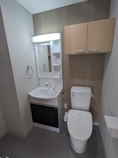 【トイレ】 | Apartment風音 | 温水洗浄便座付きトイレ
