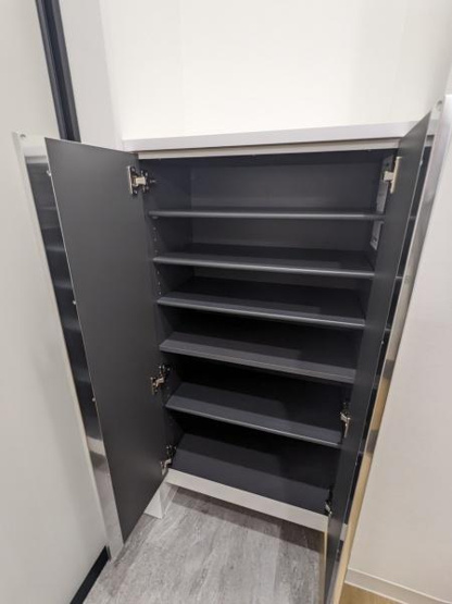 【玄関】 | Apartment風音 | 玄関のシューズボックスです。