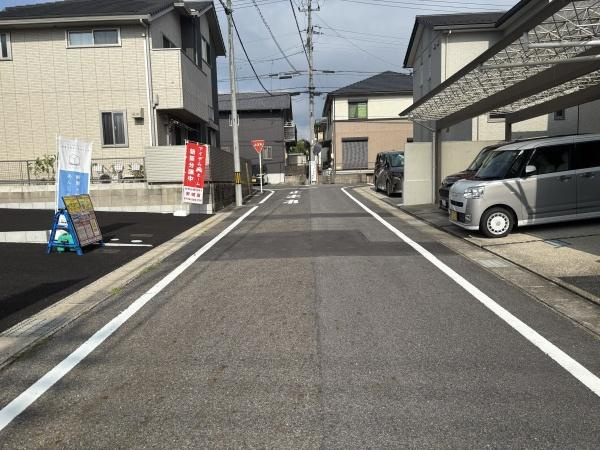 豊田市神池町第2　全2棟・1号棟の前面道路含む現地写真|前面道路です。
