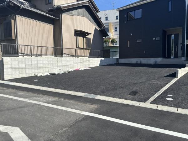 岡崎市細川町第15　全2棟・2号棟の駐車場|３台駐車できます