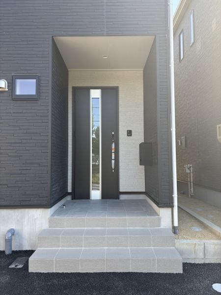 岡崎市細川町第15　全2棟・2号棟の玄関|訪れる人を心地よく迎え入れます。