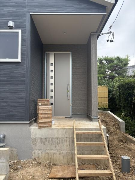 岡崎市福岡町第2　全4棟・4号棟の玄関|訪れる人を心地よく迎え入れます。