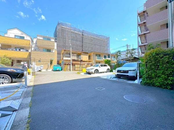 プライムコート磯子屏風ヶ浦の駐車場