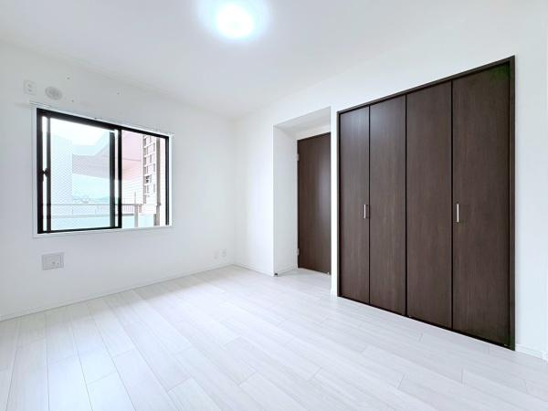 ライオンズヒルズ本郷台伍番館の洋室