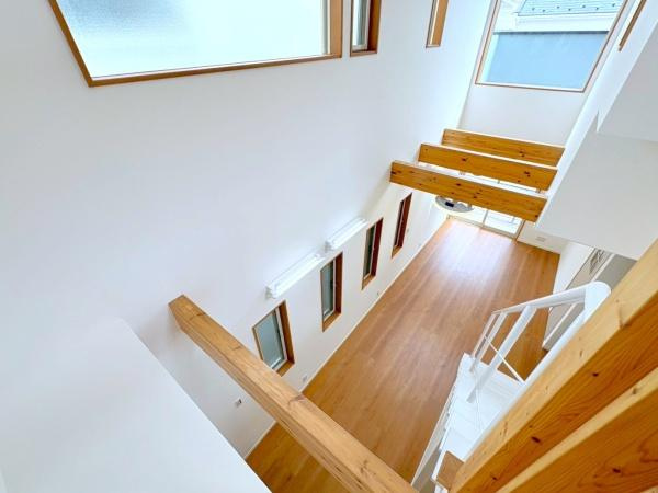 藤沢市片瀬２丁目の中古一戸建の居間・リビング