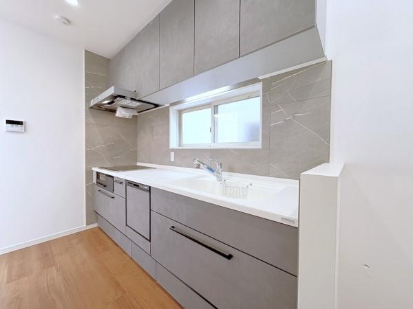 藤沢市片瀬２丁目の中古一戸建のキッチン