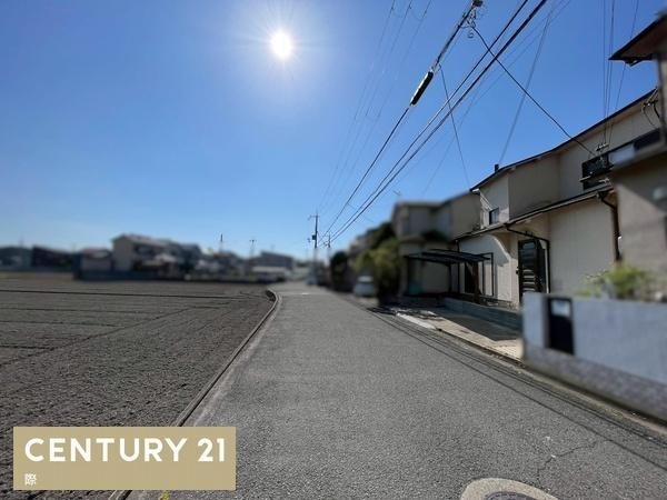 和歌山市土入　中古戸建の前面道路含む現地写真