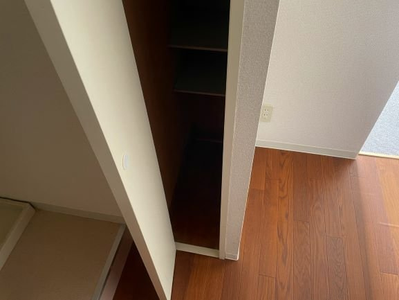 レオパレスパティオの玄関