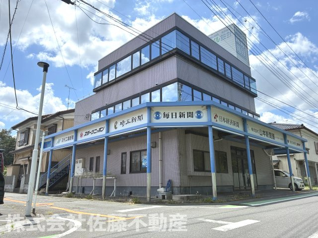国道17号線近くの3階建て店舗事務所