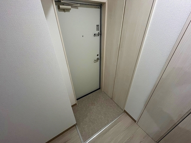 ＣＯＬＬＩＮＡ本浦２０の玄関