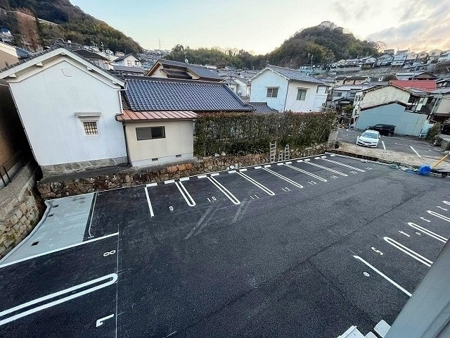 ＣＯＬＬＩＮＡ本浦２０の駐車場|駐車スペースもあります