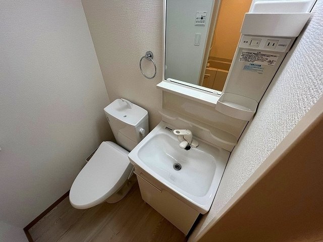ＣＯＬＬＩＮＡ本浦２０の洗面所