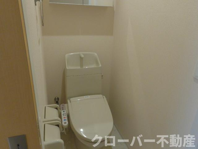 トライアングルのトイレ|シャワー付トイレ