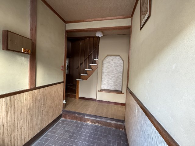 2026/2/28成約　戸建　高山市花里町　500万（2025/12/16新規）のエントランス