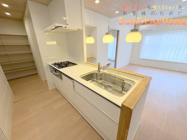 【サンスターホーム】東建ニューハイツ入間　リノベ済み　WIC付　PANTRY付のキッチン