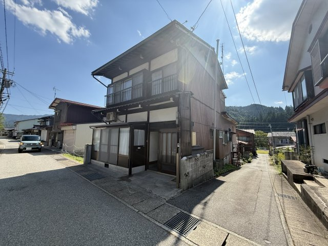 2026/2/28成約　戸建　飛騨市神岡町坂富　50万（2025/11/10新規、12/24　価格変更）の外観