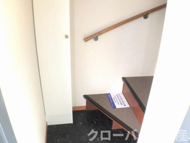 レオパレスソウミの玄関