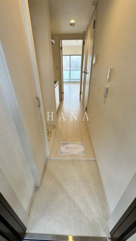 リブリ・学園東町 の玄関|反転タイプの別号室写真です