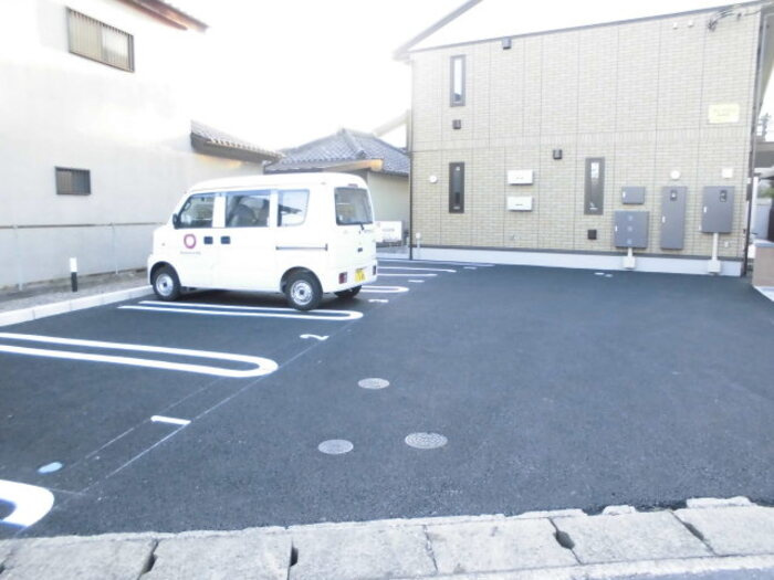 アン　リッシュの駐車場