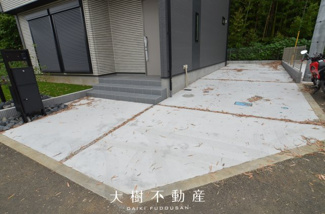 【駐車場】
