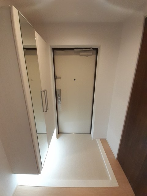 オルフェ門仲の玄関