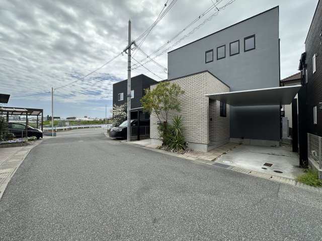 神戸市西区玉津町西河原戸建の前面道路含む現地写真