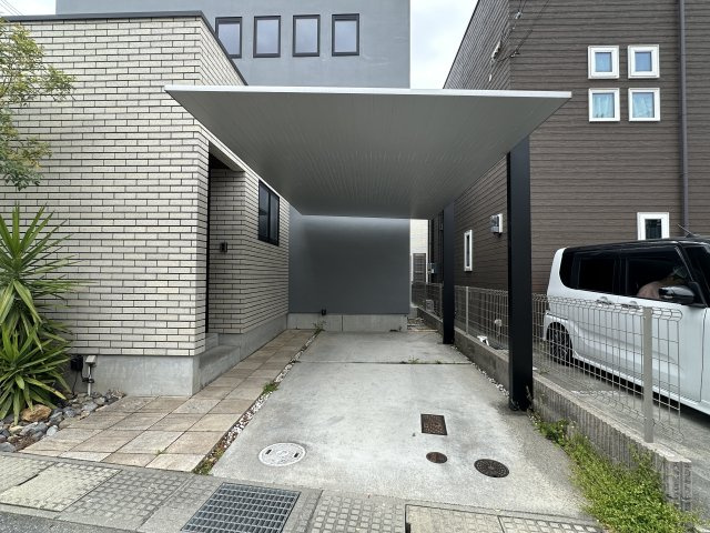 神戸市西区玉津町西河原戸建の駐車場