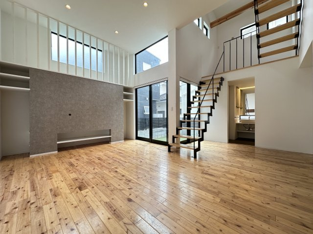 神戸市西区玉津町西河原戸建の居間・リビング