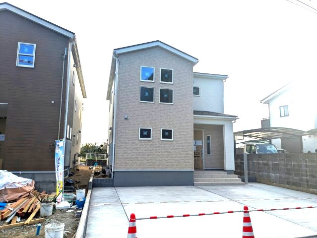 デザイナーズ新築建売住宅☆【仁井田町寺前／1号棟】生活応援プレゼントキャンペーン実施中！の前面道路含む現地写真|◆外観の写真です◆　
＼楽しみが広がる憧れのマイホーム (^^♪／
子供部屋や主寝室などお部屋の使い分けができ、ファミリー層が暮らしやすい4LDKです！

