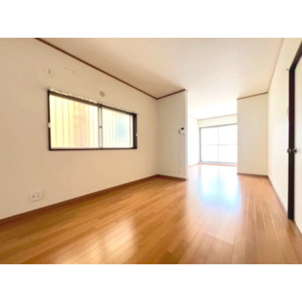 旭が丘3丁目戸建の居間・リビング