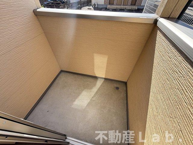 シャルールＢのバルコニー|※反転タイプのお写真です。
