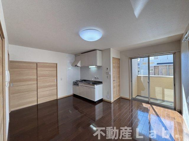 シャルールＢの内装|※反転タイプのお写真です。