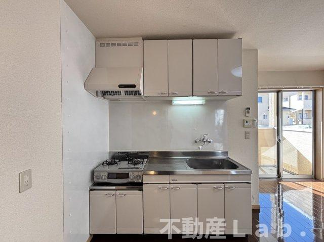 シャルールＢのキッチン|※反転タイプのお写真です。