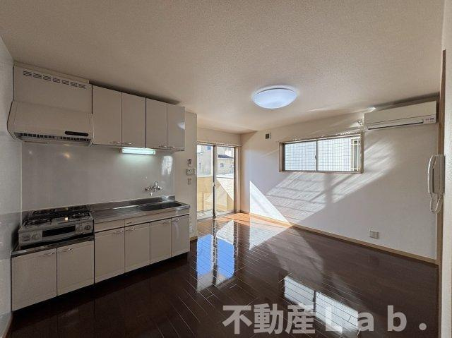 シャルールＢのキッチン|※反転タイプのお写真です。