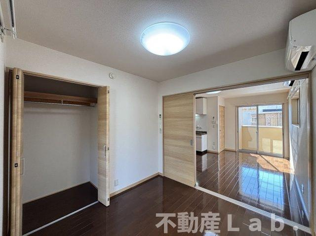 シャルールＢの収納|※反転タイプのお写真です。