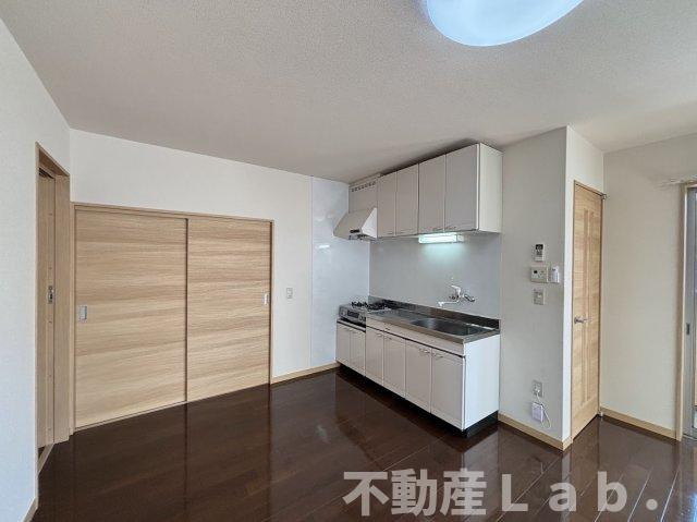 シャルールＢの内装|※反転タイプのお写真です。