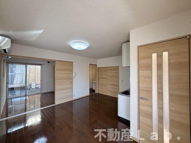 シャルールＢの内装|※反転タイプのお写真です。