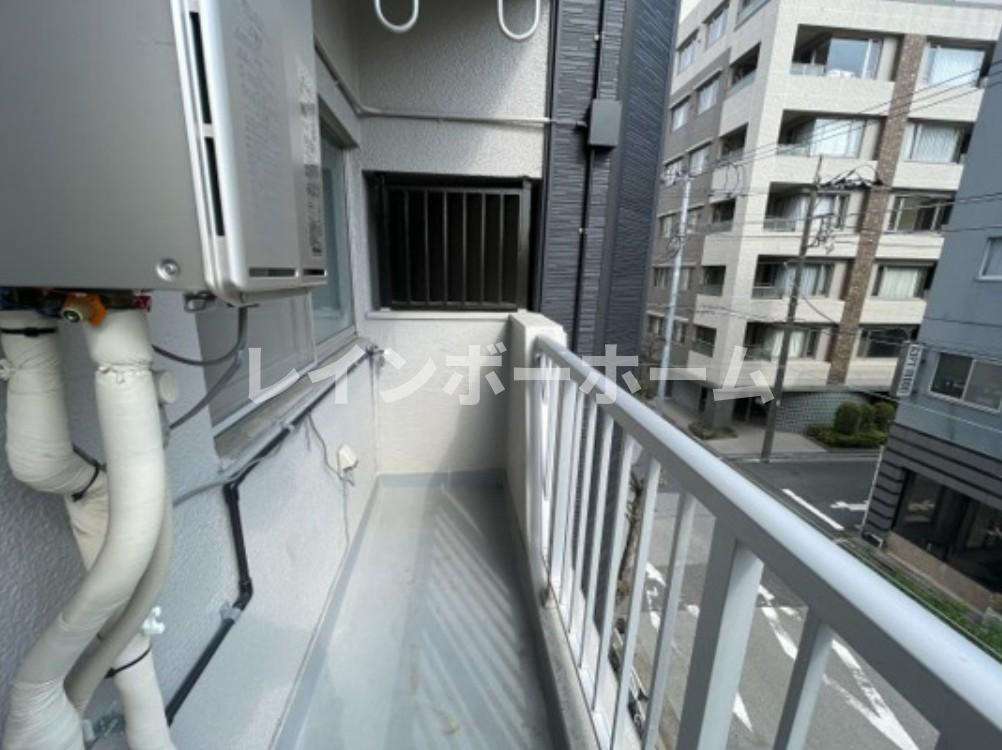 明日香ビル1のバルコニー