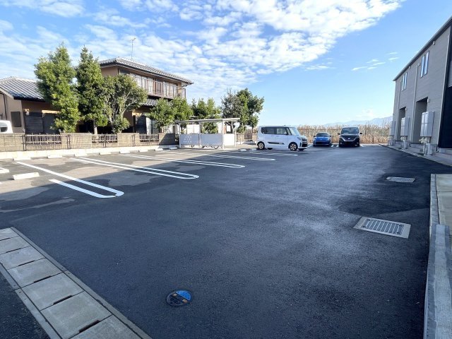 グランパセオの駐車場
