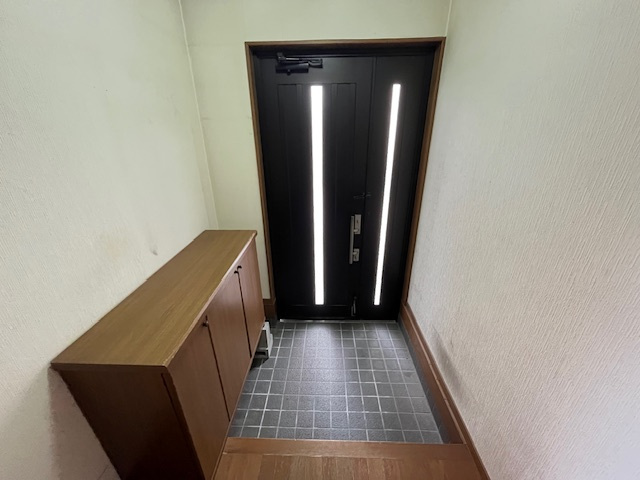 富田林市喜志新家町一戸建の玄関